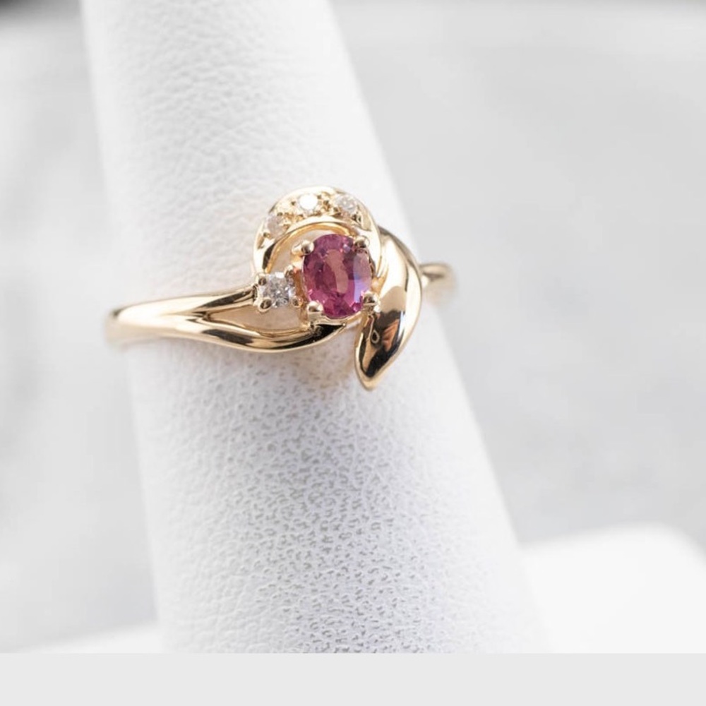 14K yellow gold pink sapphire and diamond ring